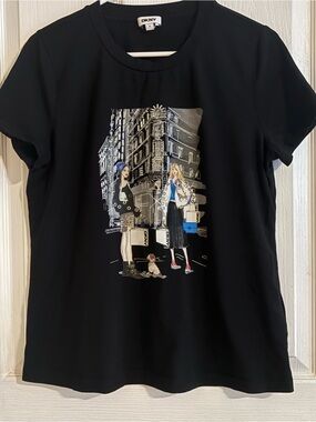 DKNY Black Short-Sleeve Tee with Illustrated City Scene
